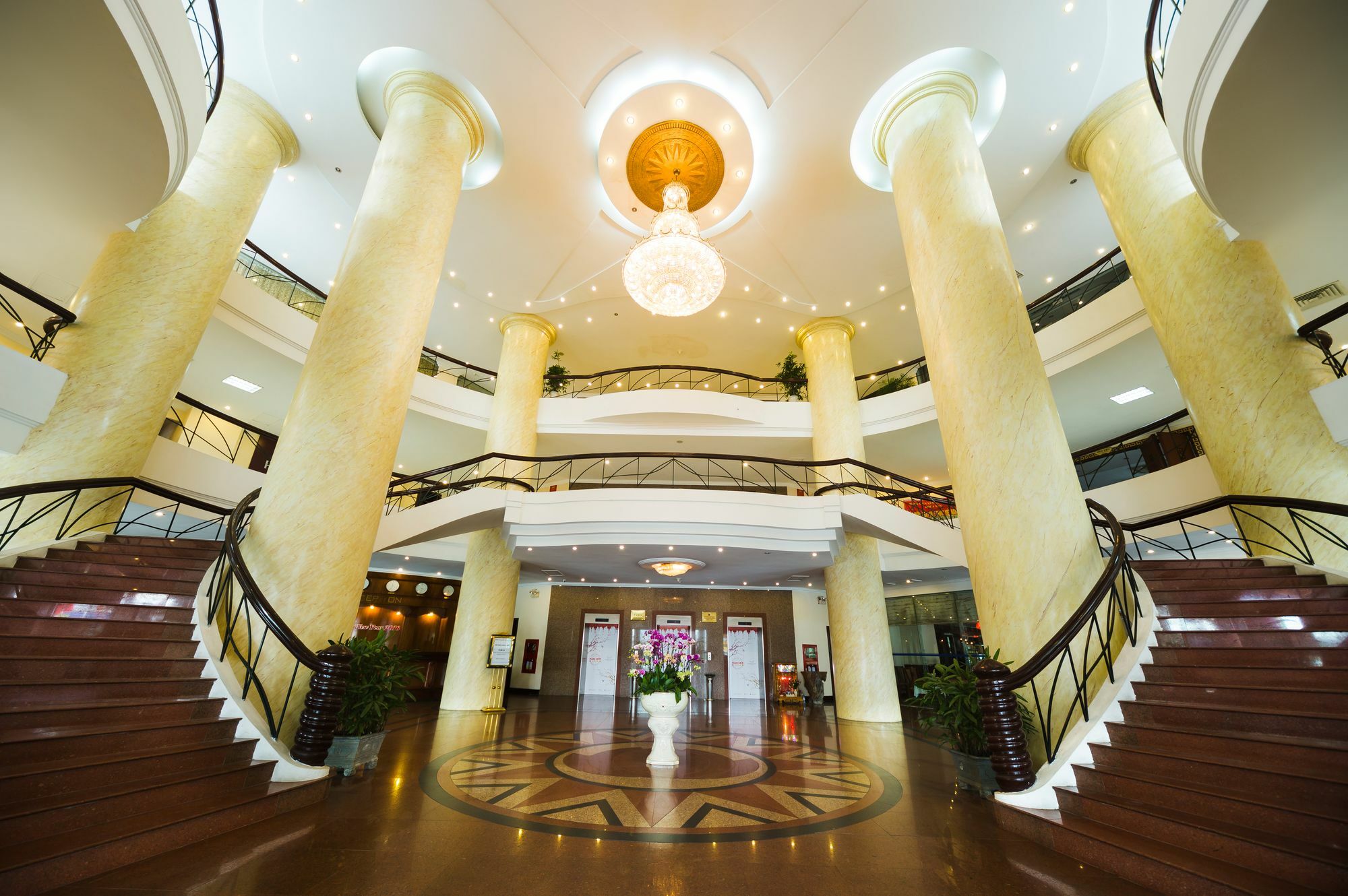 Muong Thanh Grand Phuong Dong Vinh Exterior foto